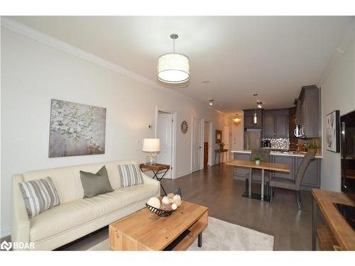 605-80 Orchard Point Road, Orillia, ON - Indoor Photo Showing Living Room