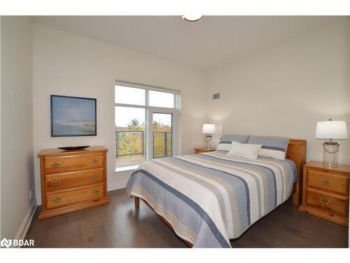 605-80 Orchard Point Road, Orillia, ON - Indoor Photo Showing Bedroom