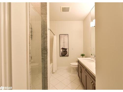 605-80 Orchard Point Road, Orillia, ON - Indoor Photo Showing Bathroom