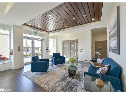 605-80 Orchard Point Road, Orillia, ON - Indoor Photo Showing Living Room