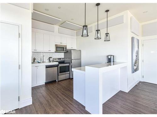 605-80 Orchard Point Road, Orillia, ON - Indoor Photo Showing Kitchen With Stainless Steel Kitchen