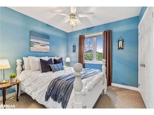 62 Springdale Drive, Lindsay, ON - Indoor Photo Showing Bedroom