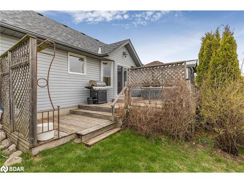 62 Springdale Drive, Lindsay, ON - Outdoor With Deck Patio Veranda