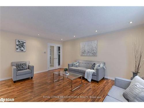 2857 Termini Terrace, Mississauga, ON - Indoor Photo Showing Living Room