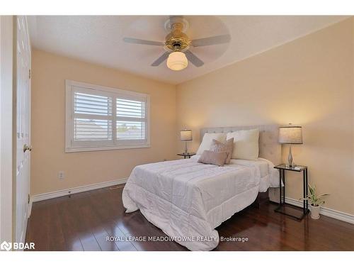 2857 Termini Terrace, Mississauga, ON - Indoor Photo Showing Bedroom