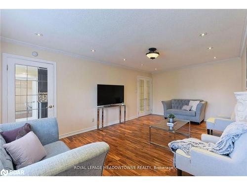 2857 Termini Terrace, Mississauga, ON - Indoor Photo Showing Living Room