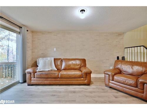 11 Pheasant Trail, Barrie, ON - Indoor Photo Showing Living Room