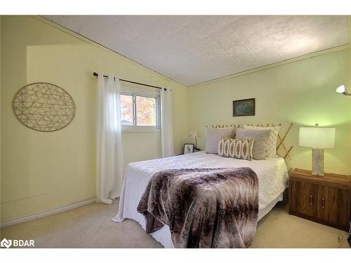 3301 Turnbull Drive, Cumberland Beach, ON - Indoor Photo Showing Bedroom