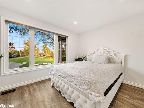 129 Bass Line, Oro-Medonte, ON - Indoor Photo Showing Bedroom