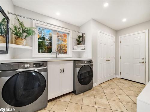 129 Bass Line, Oro-Medonte, ON - Indoor Photo Showing Laundry Room