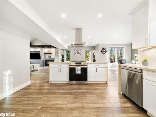 129 Bass Line, Oro-Medonte, ON - Indoor Photo Showing Kitchen