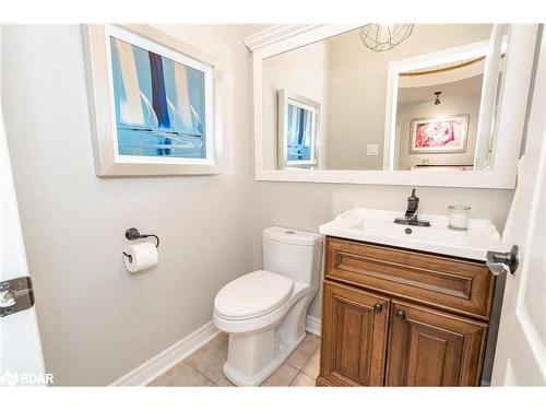 28 Camelot Square, Barrie, ON - Indoor Photo Showing Bathroom