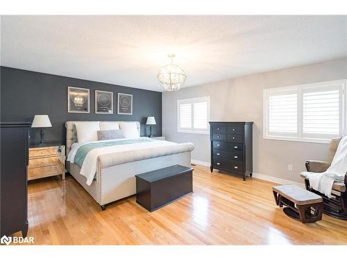 28 Camelot Square, Barrie, ON - Indoor Photo Showing Bedroom