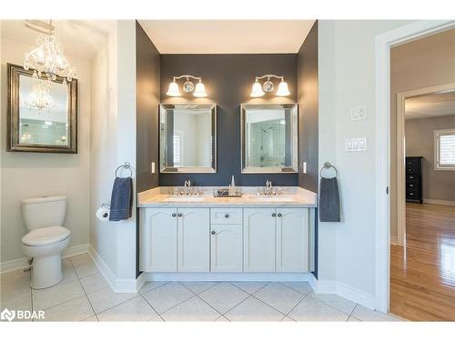 28 Camelot Square, Barrie, ON - Indoor Photo Showing Bathroom