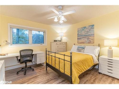 1166 Sunnidale Road, Springwater, ON - Indoor Photo Showing Bedroom