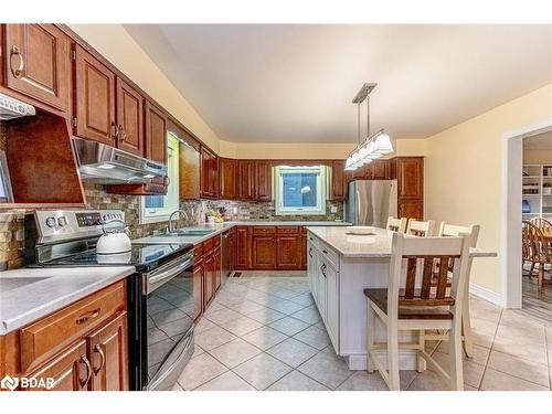 1166 Sunnidale Road, Springwater, ON - Indoor Photo Showing Kitchen