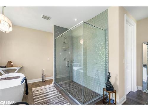 4454 North Valley Lane, Severn, ON - Indoor Photo Showing Bathroom