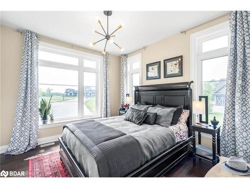 4454 North Valley Lane, Severn, ON - Indoor Photo Showing Bedroom