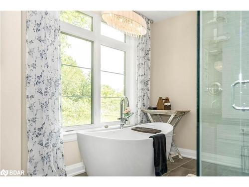 4454 North Valley Lane, Severn, ON - Indoor Photo Showing Bathroom