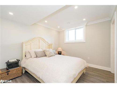 4454 North Valley Lane, Severn, ON - Indoor Photo Showing Bedroom