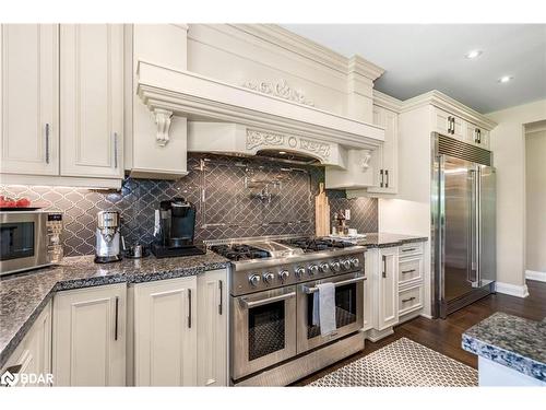 4454 North Valley Lane, Severn, ON - Indoor Photo Showing Kitchen With Upgraded Kitchen