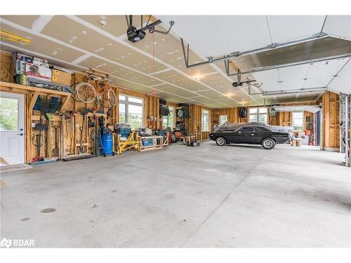 4454 North Valley Lane, Severn, ON - Indoor Photo Showing Garage