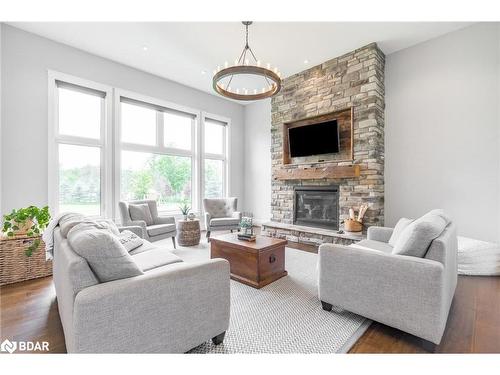 141 Dale Crescent, Bradford West Gwillimbury, ON - Indoor Photo Showing Living Room With Fireplace