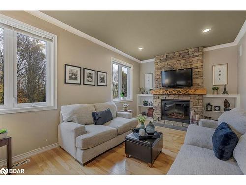 30 Hickory Lane, Oro-Medonte, ON - Indoor Photo Showing Living Room With Fireplace