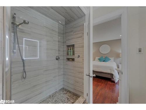 30 Hickory Lane, Oro-Medonte, ON - Indoor Photo Showing Bathroom