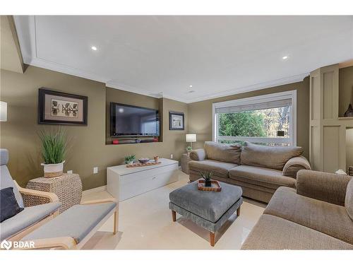 30 Hickory Lane, Oro-Medonte, ON - Indoor Photo Showing Living Room