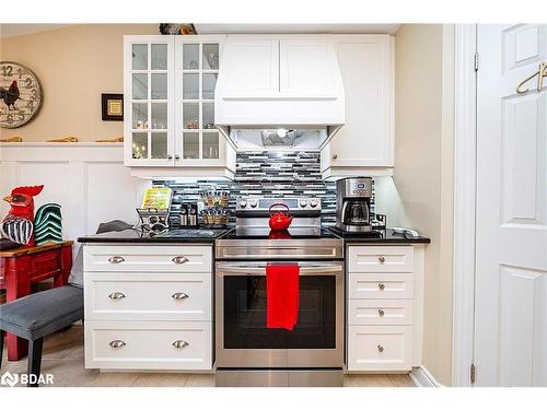 28 Thrushwood Trail, Lindsay, ON - Indoor Photo Showing Kitchen