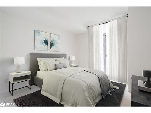 1702-225 Webb Drive, Mississauga, ON - Indoor Photo Showing Bedroom