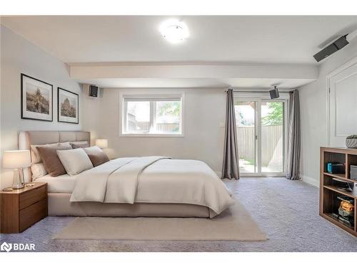 20-376 Blake Street, Barrie, ON - Indoor Photo Showing Bedroom