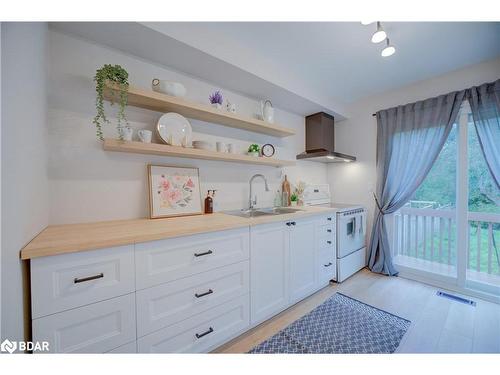 126 Nith River Way, Ayr, ON - Indoor Photo Showing Kitchen