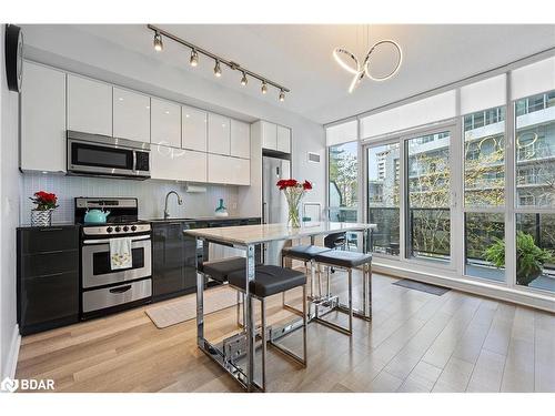 201-80 Marine Parade Drive, Etobicoke, ON - Indoor Photo Showing Kitchen