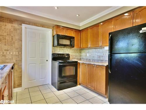 2094 Fennell Drive, Innisfil, ON - Indoor Photo Showing Kitchen