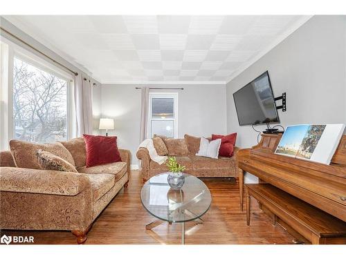 20 Amanda Street, Orangeville, ON - Indoor Photo Showing Living Room