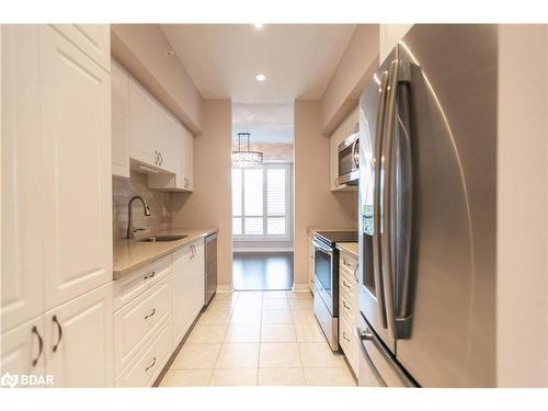 201-306 Essa Road, Barrie, ON - Indoor Photo Showing Kitchen With Upgraded Kitchen