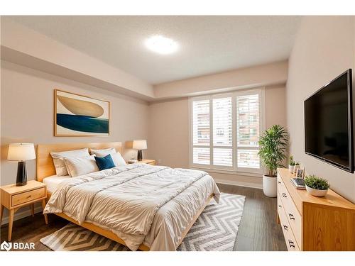 201-306 Essa Road, Barrie, ON - Indoor Photo Showing Bedroom