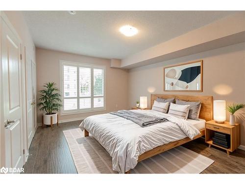 201-306 Essa Road, Barrie, ON - Indoor Photo Showing Bedroom