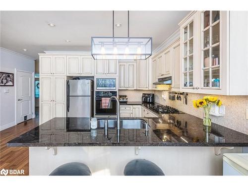 668 Cedar Street, Shelburne, ON - Indoor Photo Showing Kitchen With Upgraded Kitchen