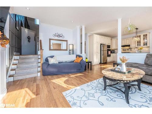 668 Cedar Street, Shelburne, ON - Indoor Photo Showing Living Room