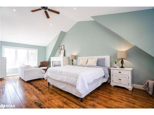 7 Pine Point, Oro-Medonte, ON - Indoor Photo Showing Bedroom