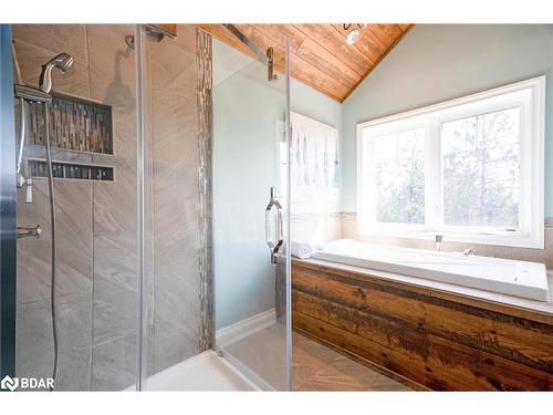 7 Pine Point, Oro-Medonte, ON - Indoor Photo Showing Bathroom