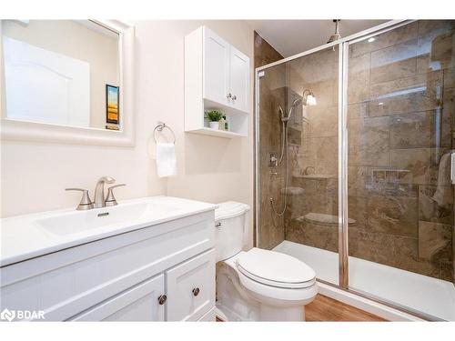 7 Pine Point, Oro-Medonte, ON - Indoor Photo Showing Bathroom