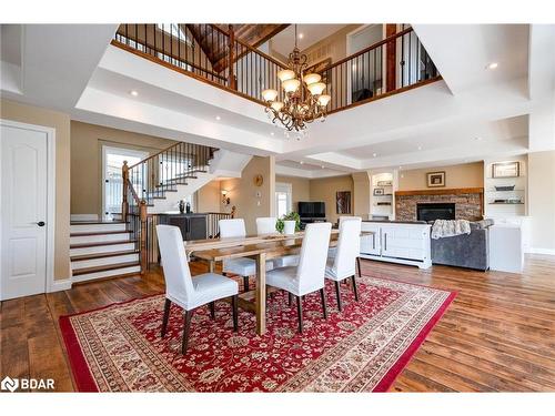 7 Pine Point, Oro-Medonte, ON - Indoor Photo Showing Dining Room