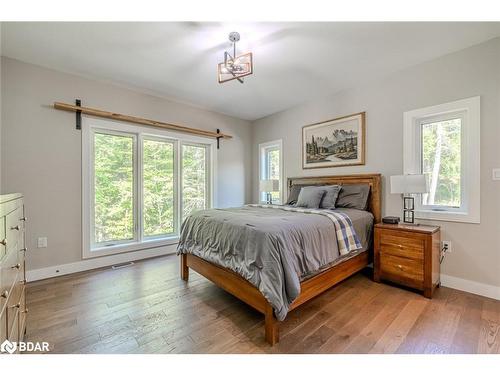 4571 Aspdin Road, Utterson, ON - Indoor Photo Showing Bedroom