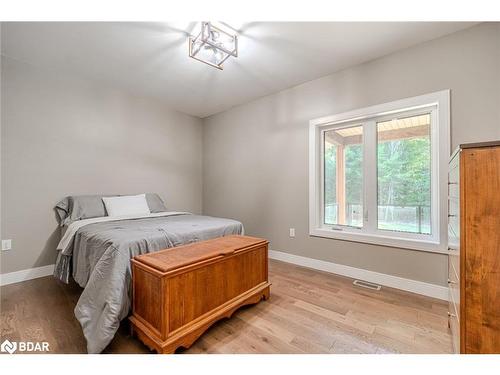 4571 Aspdin Road, Utterson, ON - Indoor Photo Showing Bedroom