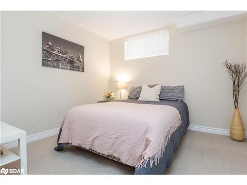 72 Gore Drive, Barrie, ON - Indoor Photo Showing Bedroom