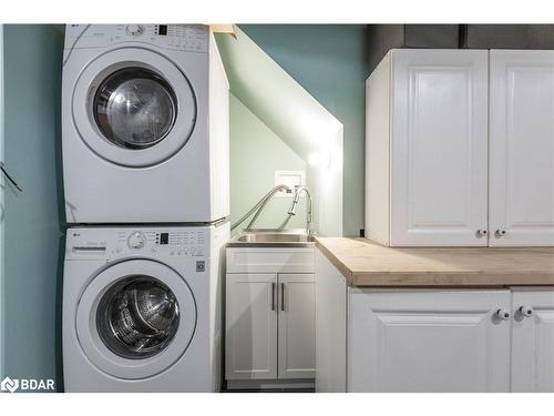 72 Gore Drive, Barrie, ON - Indoor Photo Showing Laundry Room